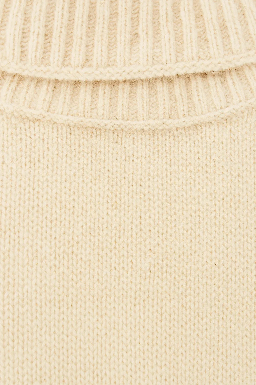 Turtleneck – High Neck & Light Warm Layer