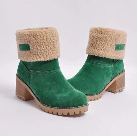 Snow boot – Mid-height shaft and warm faux plush lining